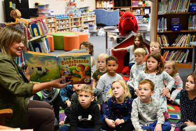 teacher reading to students